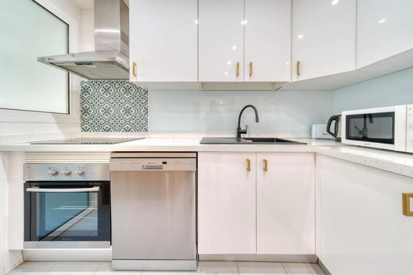 Delightful 2 Bedroom Apartment マニルバ